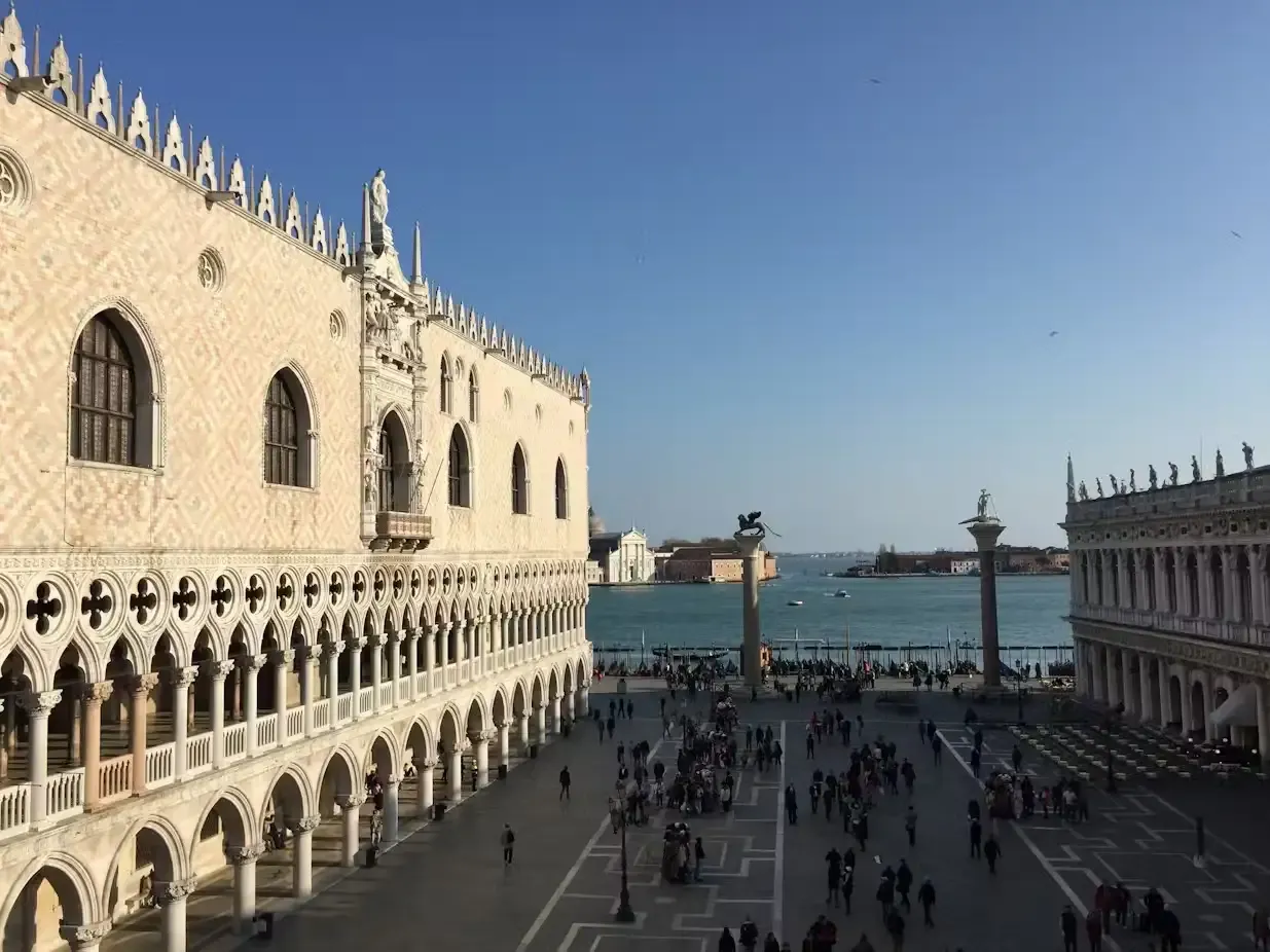 Palazzo Ducale:ingresso salta la fila