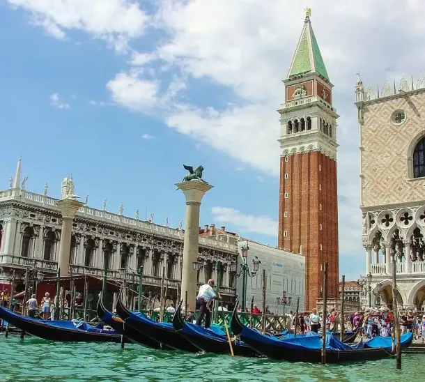 Tour in gondola a Venezia