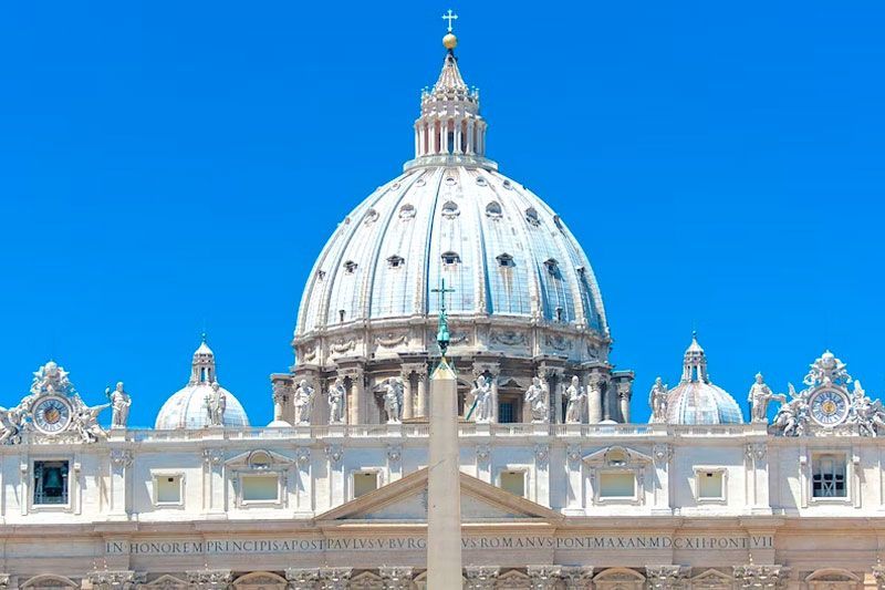 Ingresso alla Basilica San Pietro